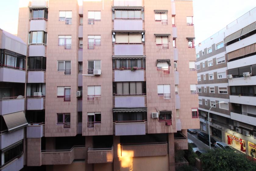 Užijte si prostorný apartmán na ulici Pardo Gimeno, Alicante - Exklusivní pronájem od realitní kanceláře Grupo Nexus in Nexus Grupo